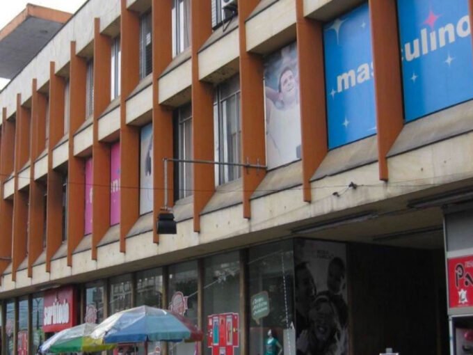 alquiler oficina en Ibagué Edificio Yulima con baño privado y ascensor