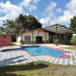 casa campestre cerca de Pereira con piscina y amplio terreno