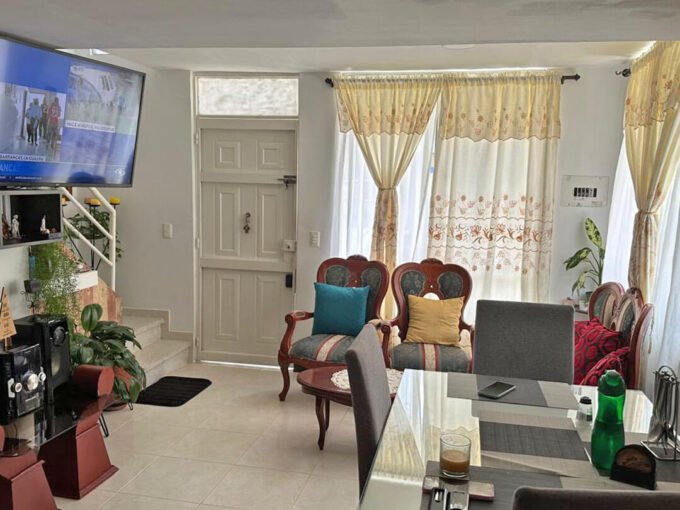 Casa en venta en Montebonito Dosquebradas esquinera 4 habitaciones