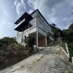 Venta casa campestre en San Gerónimo Manizales con balcón, excelente vista y conjunto cerrado.