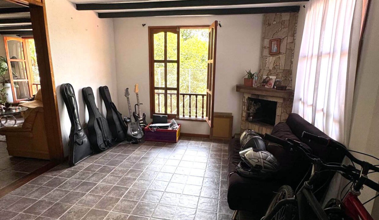 Casa con renta y amplios espacios en Aquilino Villegas