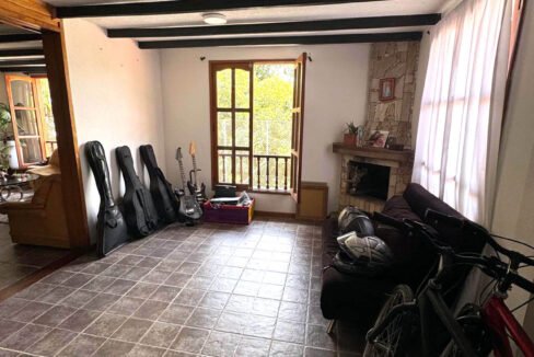 Casa con renta y amplios espacios en Aquilino Villegas
