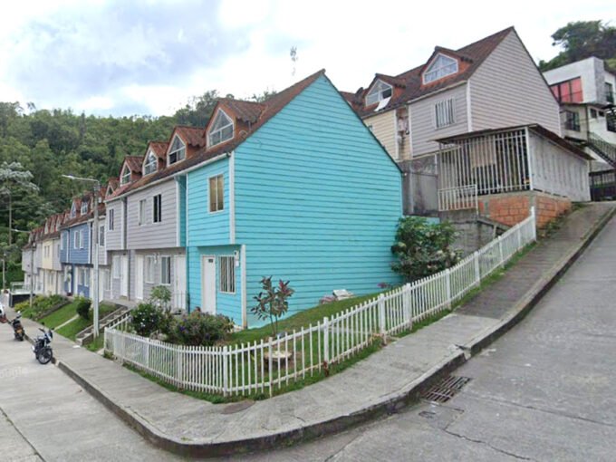 Casa tipo americano en venta en el barrio La Cumbre, Manizales