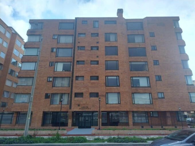 Penthouse en venta Santa Bárbara con terrazas privadas y vista panorámica en Bogotá.